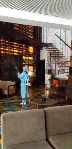 phun thuốc khử trùng Corona